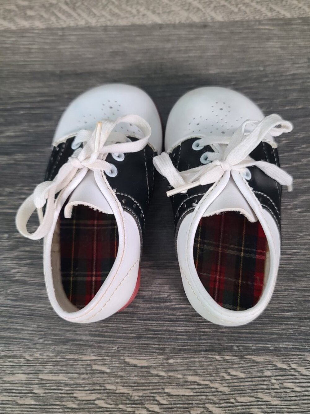 Black and White Toddler Size 3.5D Saddle Shoes - Picture 4 of 10